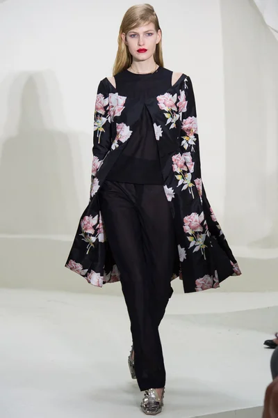Look 24